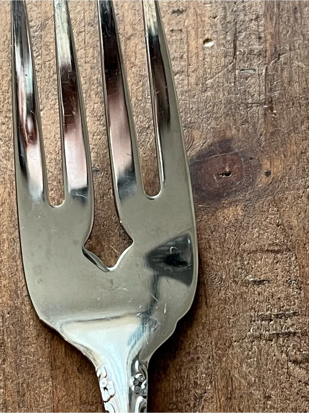 Set of 4 Oneida USA Stainless CHATEAU Salad Forks
